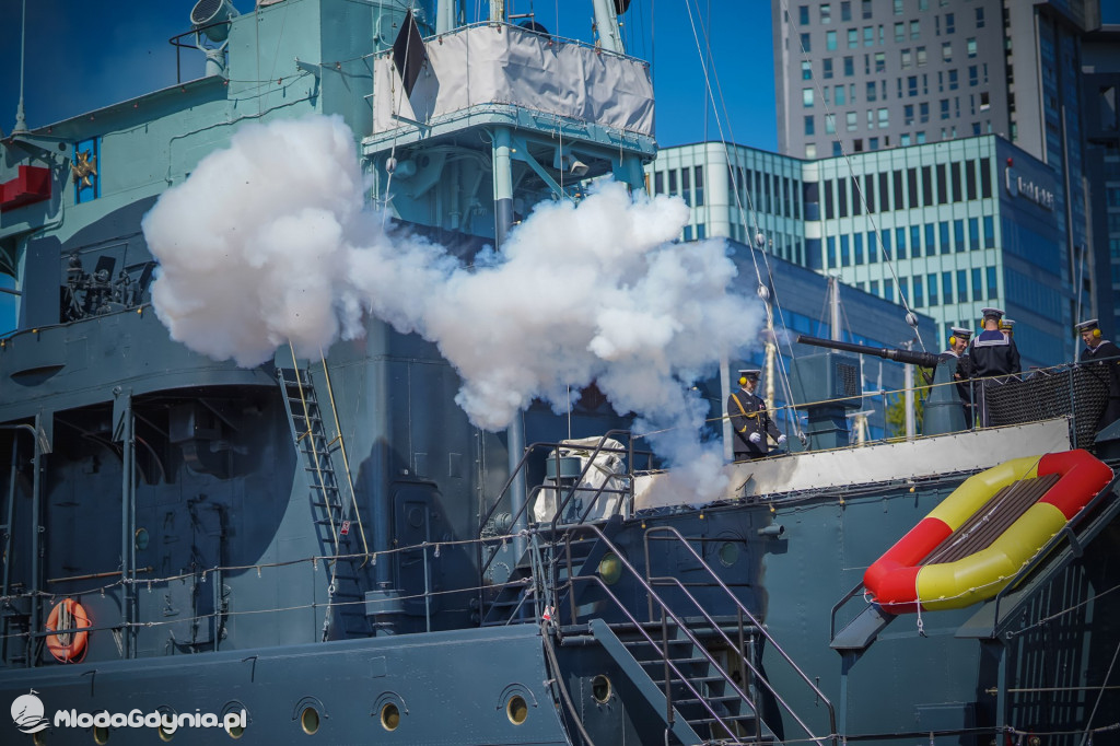 Obchody Święta Wojska Polskiego przed ORP Błyskawica 2020