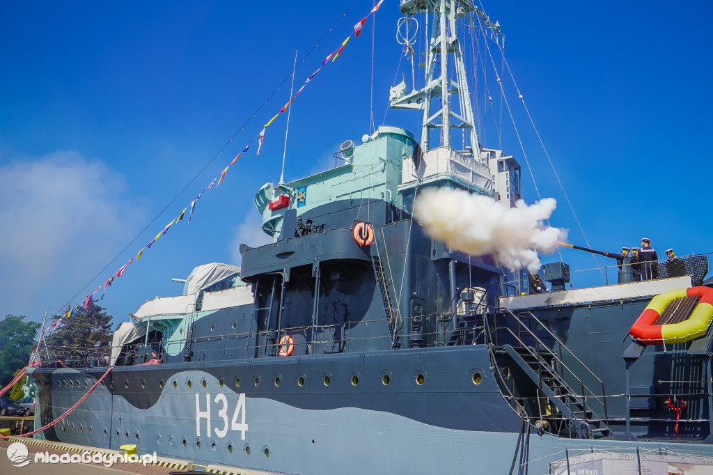 Obchody Święta Wojska Polskiego przed ORP Błyskawica 2020