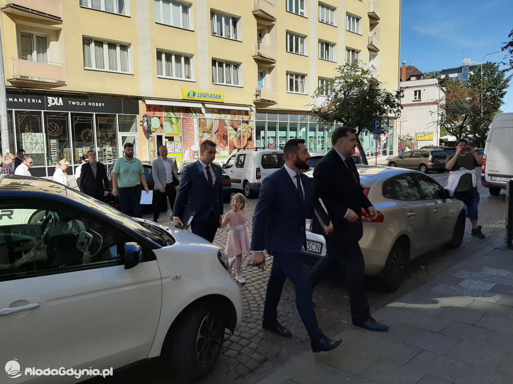 Konfederacja - protest przed biurem PiS w Gdyni