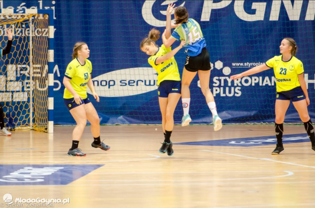 Juniorki młodsze SPR Gdynia - MTS Kwidzyn 23:26