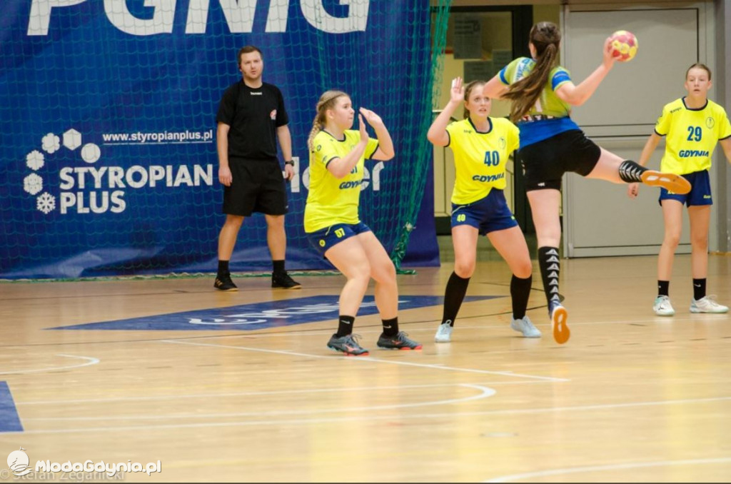 Juniorki młodsze SPR Gdynia - MTS Kwidzyn 23:26