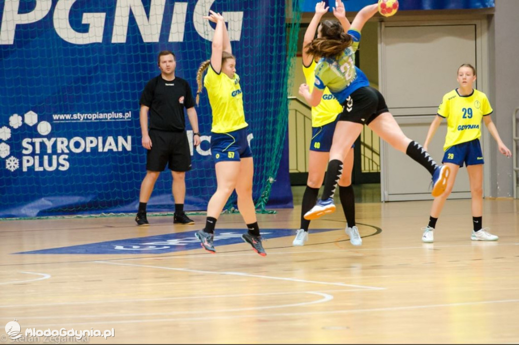 Juniorki młodsze SPR Gdynia - MTS Kwidzyn 23:26