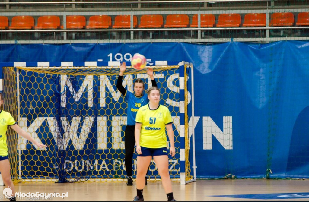 Juniorki młodsze SPR Gdynia - MTS Kwidzyn 23:26