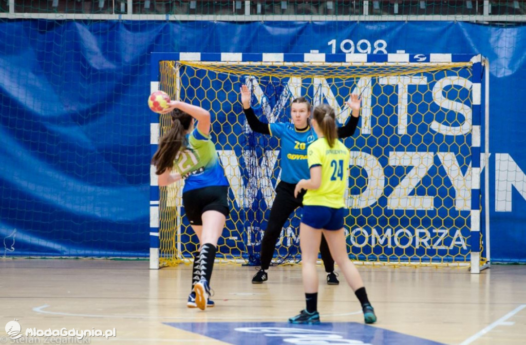 Juniorki młodsze SPR Gdynia - MTS Kwidzyn 23:26