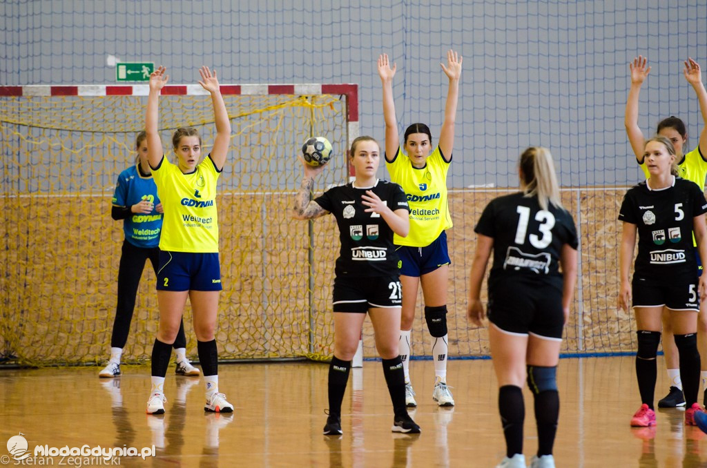 KS Kościerzyna - Arka Gdynia 21:19