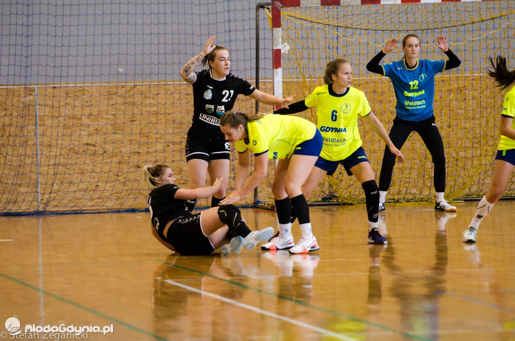 KS Kościerzyna - Arka Gdynia 21:19