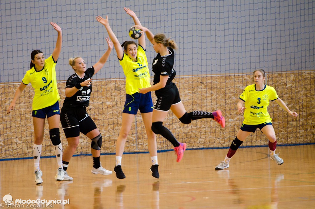 KS Kościerzyna - Arka Gdynia 21:19
