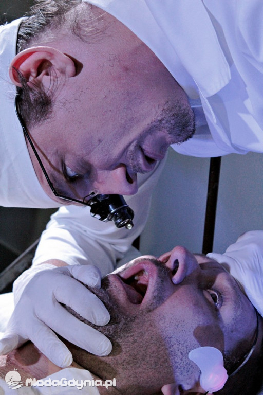 Teatr Gdynia Główna - PREMIERA ONLINE- Kongres Futurologiczny S. Lema - czytanie performatywne