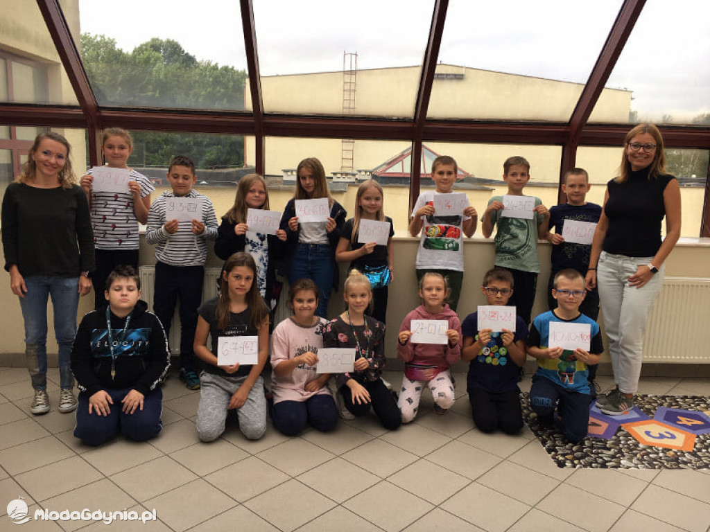 SP 28 - Spotkanie z bohaterami lektury, X Światowy Dzień Tabliczki Mnożenia