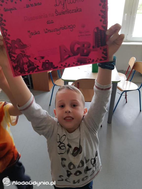 SP 33 - pasowanie na  świetliczaka 2020