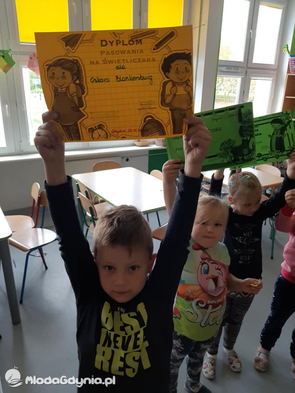 SP 33 - pasowanie na  świetliczaka 2020