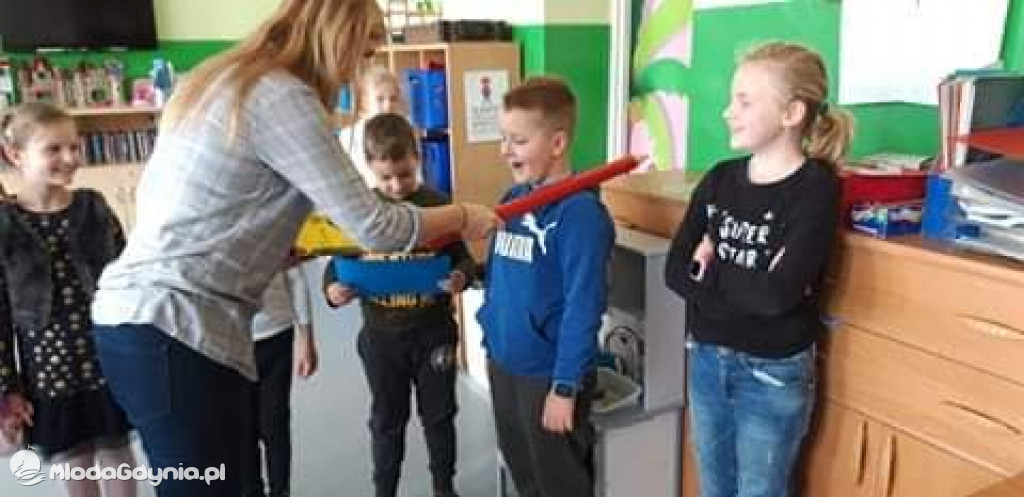 SP 33 - pasowanie na  świetliczaka 2020