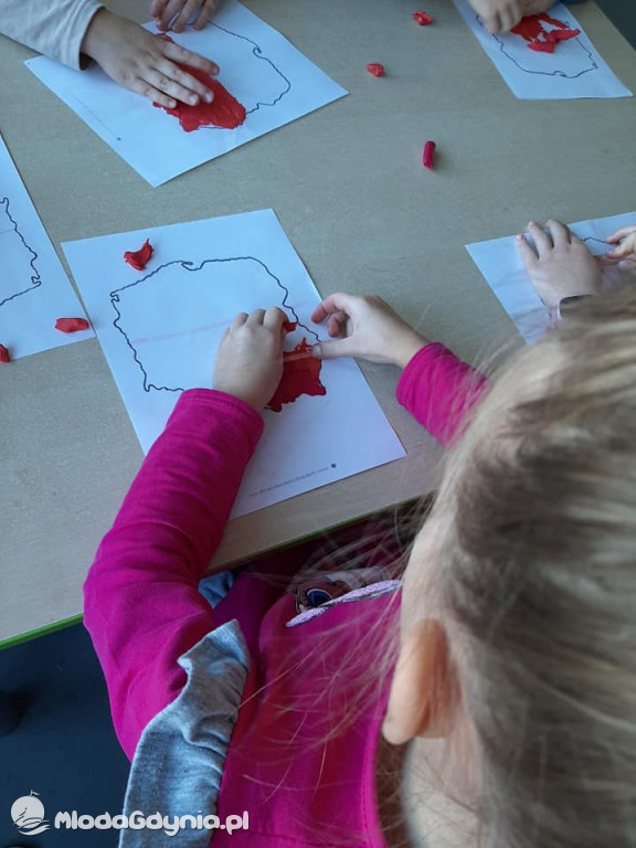 SP 33 - Święto Niepodległości