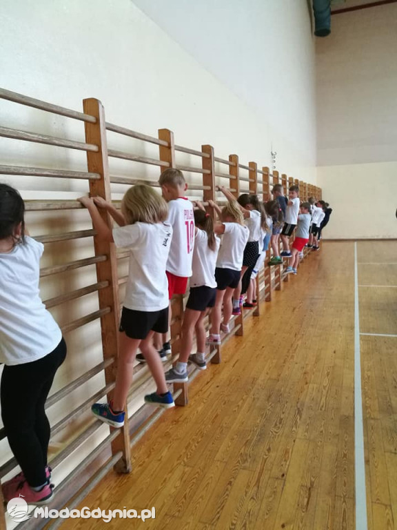 SP 43 - pierwszaki na wf-ie