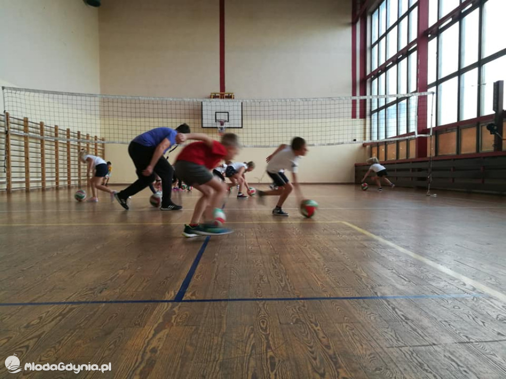 SP 43 - pierwszaki na wf-ie