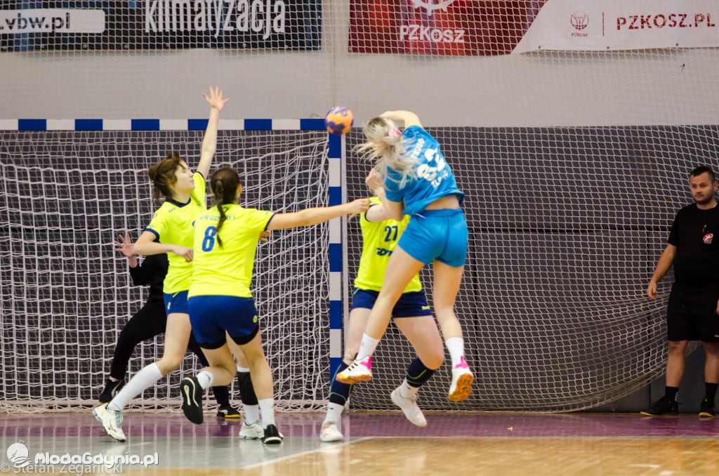 Juniorki SPR Gdynia - MKS Truso Elbląg 32:28