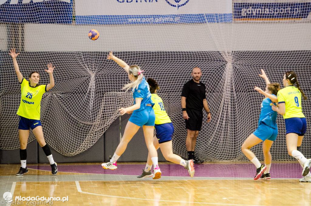 Juniorki SPR Gdynia - MKS Truso Elbląg 32:28