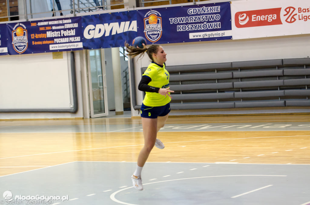 Juniorki SPR Gdynia - MKS Truso Elbląg 32:28