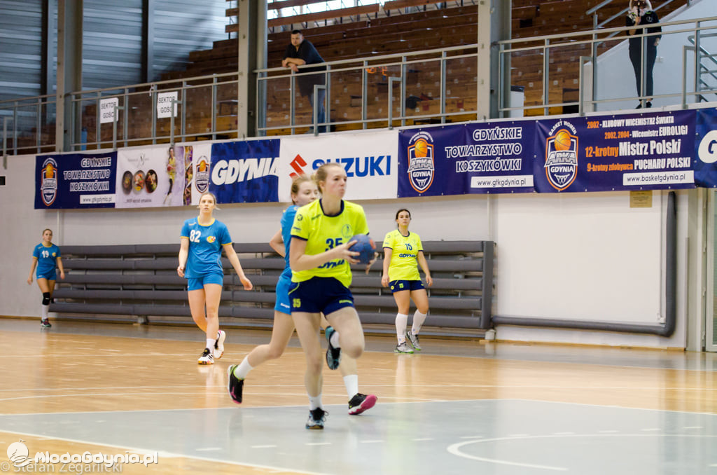 Juniorki SPR Gdynia - MKS Truso Elbląg 32:28