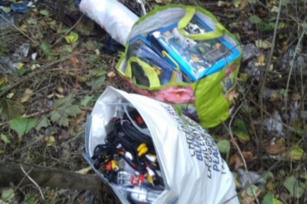 IMAN - PIES SŁUŻBOWY GDYŃSKIEJ POLICJI ODZYSKAŁ RZECZY POCHODZĄCE Z KRADZIEŻY