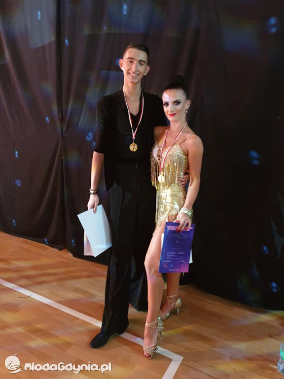 Oliwia Ziętowska i Kacper Sąsiadek - taneczne sukcesy w sezonie koronawirusa