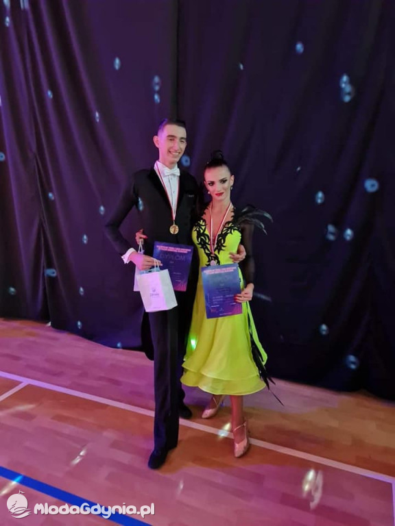 Oliwia Ziętowska i Kacper Sąsiadek - taneczne sukcesy w sezonie koronawirusa