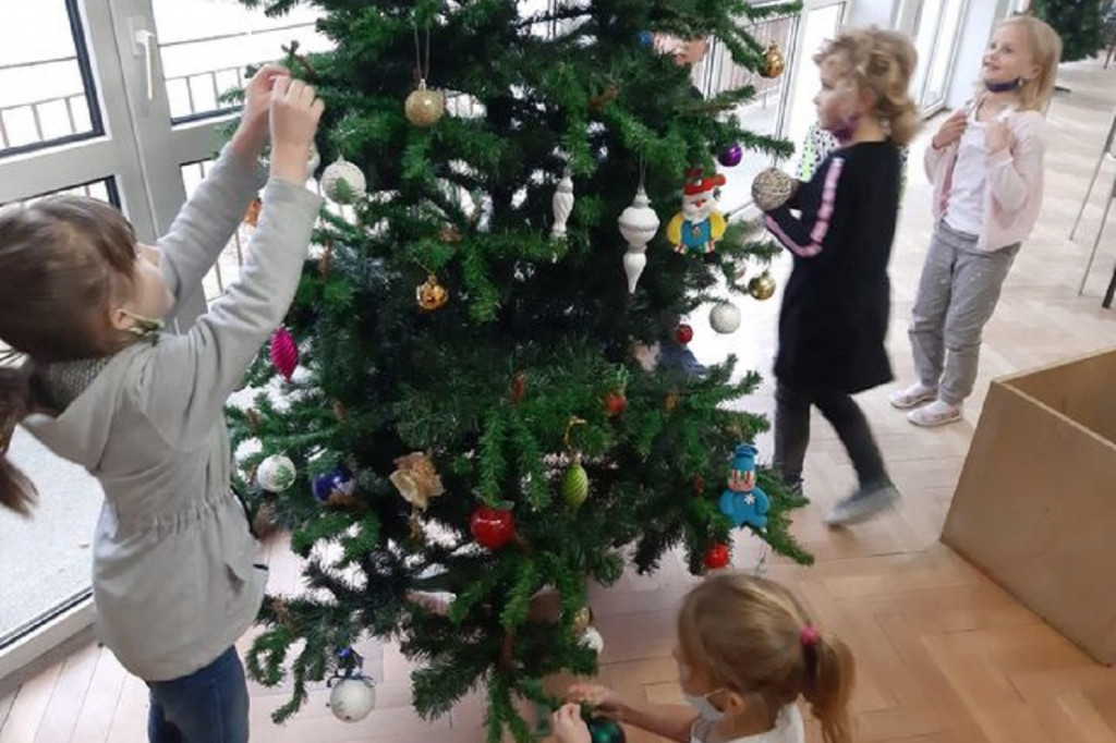 Choinka w świetlicy SP 26 - 2020