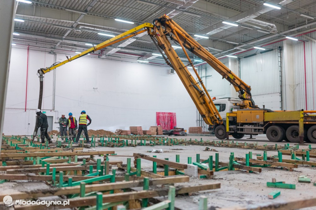 Etapy powstawania szpitala tymczasowego na AMBEREXPO