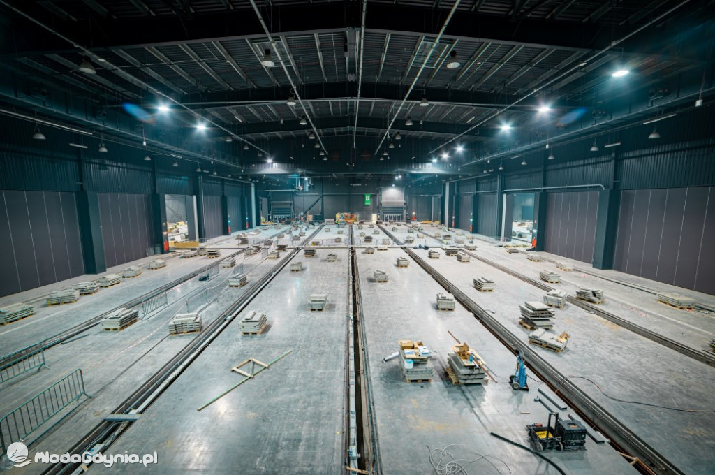 Etapy powstawania szpitala tymczasowego na AMBEREXPO