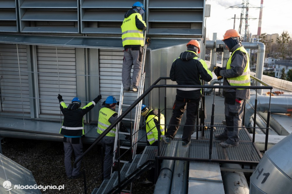 Etapy powstawania szpitala tymczasowego na AMBEREXPO