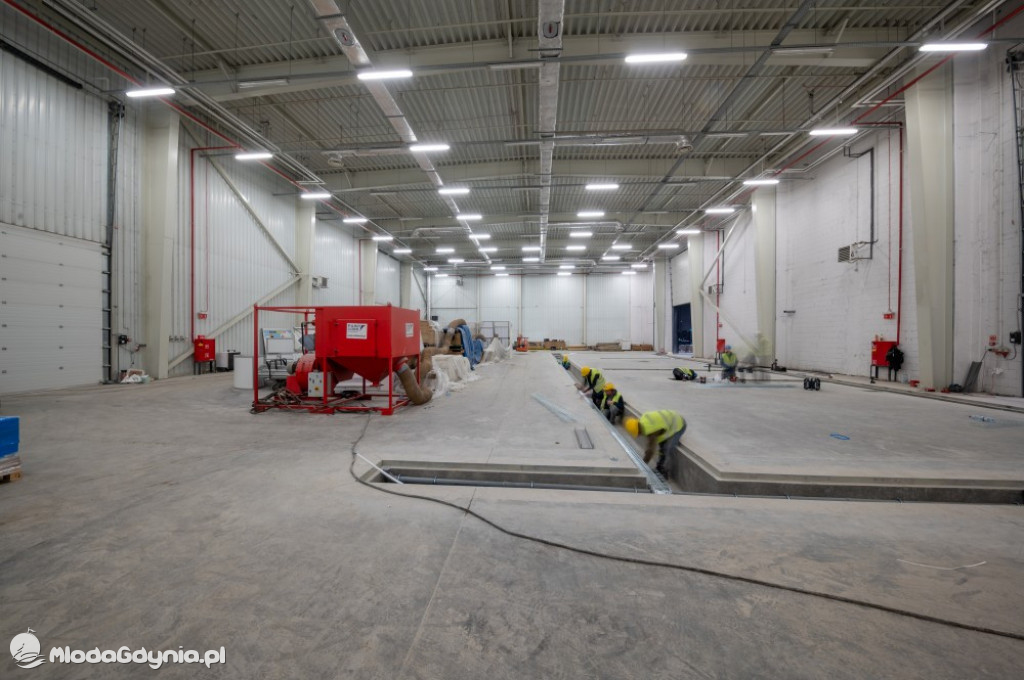 Etapy powstawania szpitala tymczasowego na AMBEREXPO