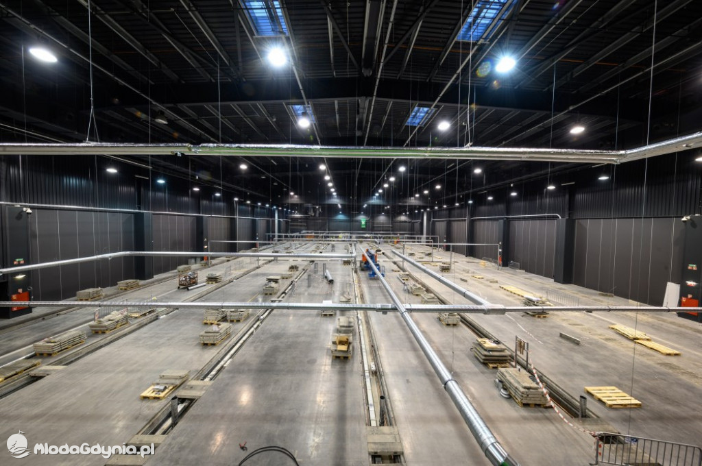 Etapy powstawania szpitala tymczasowego na AMBEREXPO