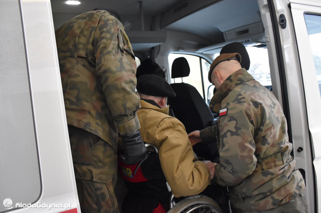 Terytorialsi wspieraja kombatantów w dotarciu na szczepienia