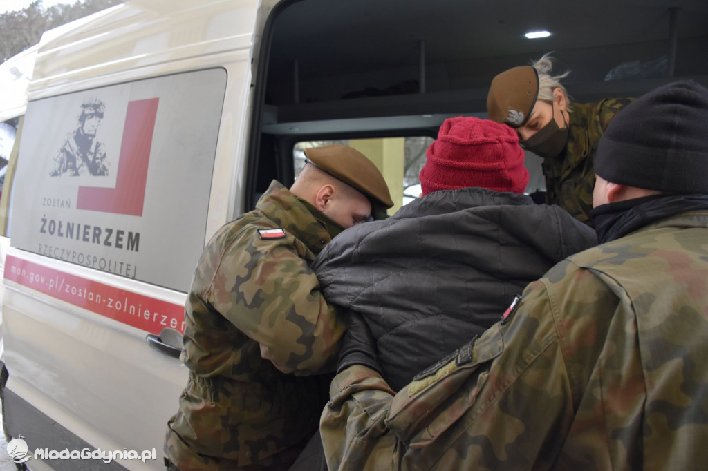 Terytorialsi wspieraja kombatantów w dotarciu na szczepienia