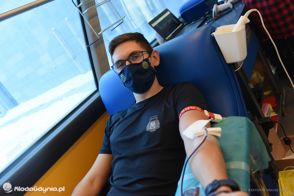 AMW - DWUNASTA AKCJA HONOROWEGO KRWIODAWSTWA