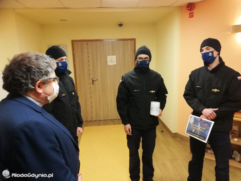 Tłusty czwartek pomógł hospicjum, czyli jak podchorążowie wsparli gdyńską placówkę
