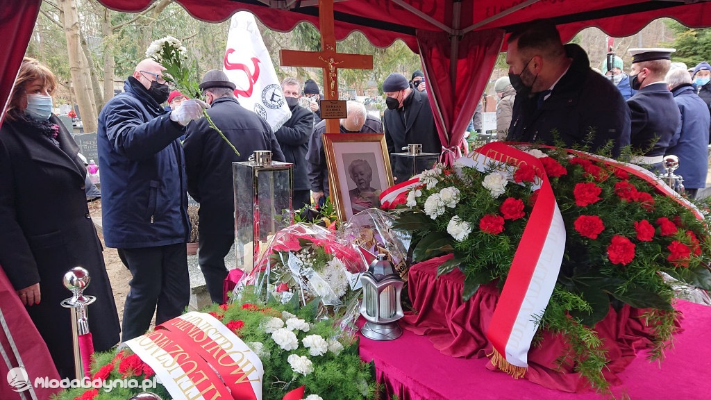 Pożegnaliśmy dzisiaj z asystą wojskową Teresę Zajdel. Działaczkę Solidarności i Solidarności Walczącej
