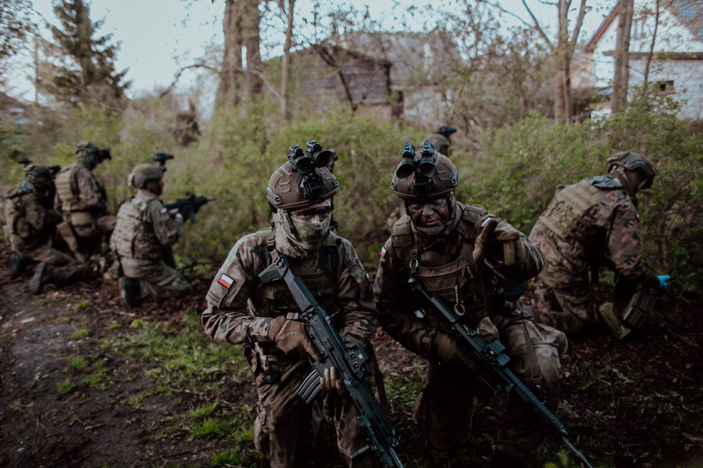 Odbijanie z rąk przeciwnika szkoły w Suminie przez terytorialsów z 71 blp w Malborku 11.05.2021