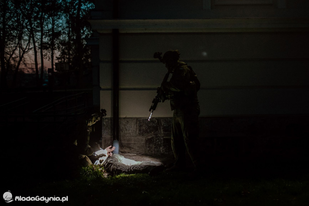 Odbijanie z rąk przeciwnika szkoły w Suminie przez terytorialsów z 71 blp w Malborku 11.05.2021