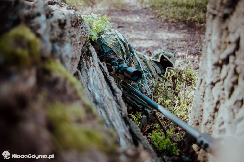 Odbijanie z rąk przeciwnika szkoły w Suminie przez terytorialsów z 71 blp w Malborku 11.05.2021