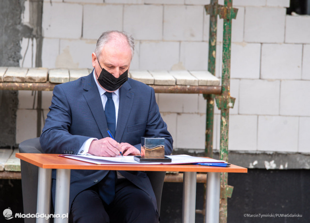 Uroczystość wmurowania kamienia węgielnego pod budowę strażnicy OSP Kosakowo oraz poświęcenia samochodów ratowniczo-gaśniczych