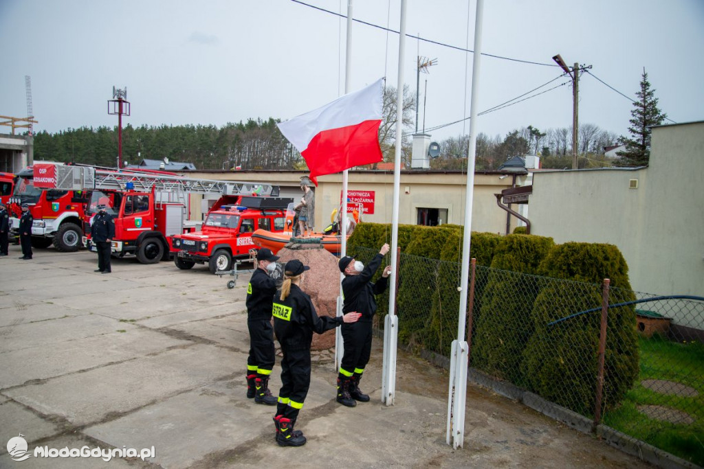 Uroczystość wmurowania kamienia węgielnego pod budowę strażnicy OSP Kosakowo oraz poświęcenia samochodów ratowniczo-gaśniczych