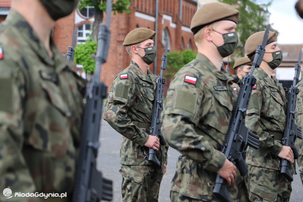 Przysięga żołnierzy 7 PBOT