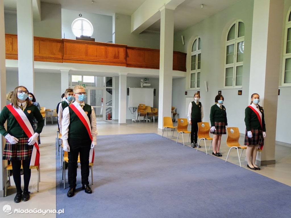 ZSJ - Msza św. inaugurująca Rok Ignacjański w ZSJ oraz przekazanie sztandaru Szkoły Podstawowej Jezuitów