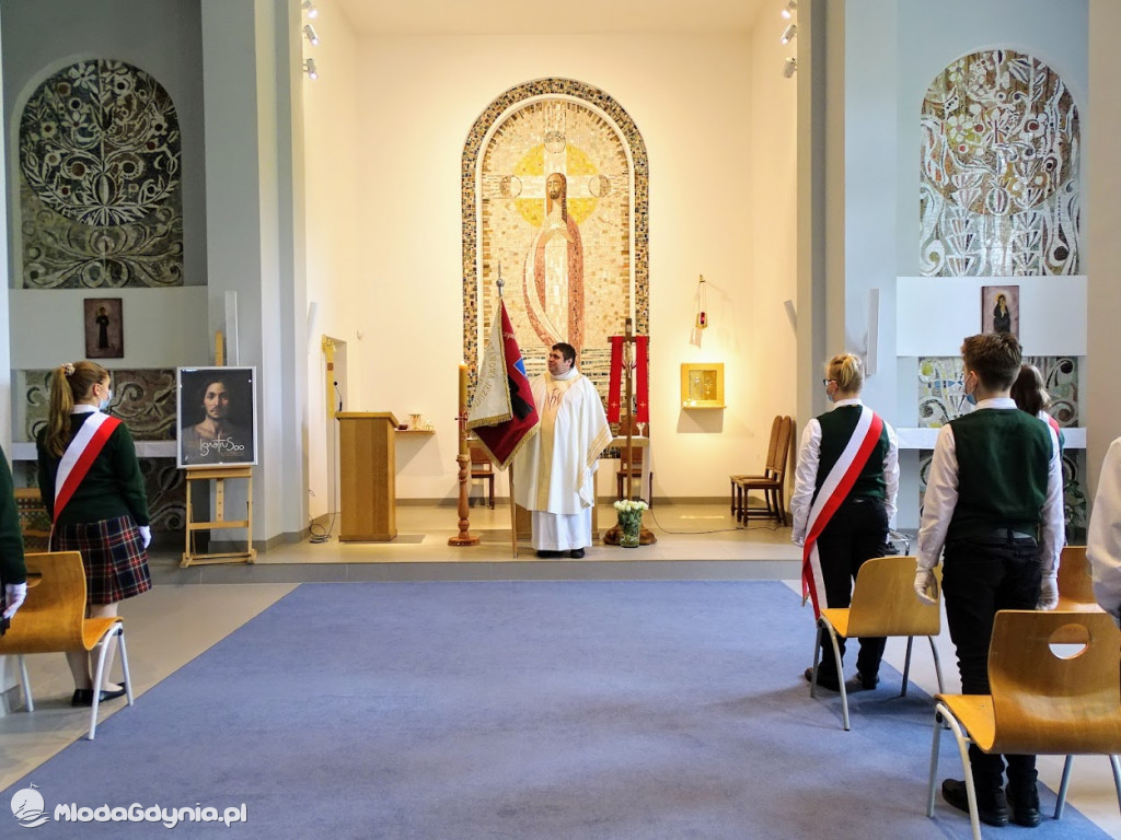 ZSJ - Msza św. inaugurująca Rok Ignacjański w ZSJ oraz przekazanie sztandaru Szkoły Podstawowej Jezuitów