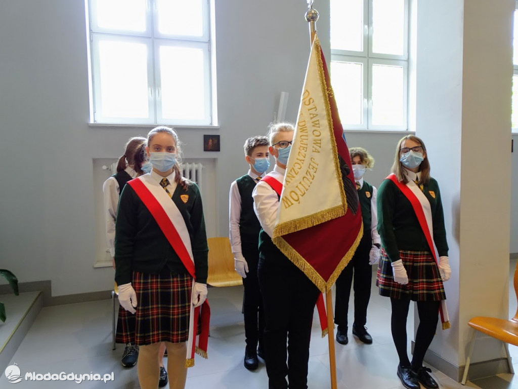 ZSJ - Msza św. inaugurująca Rok Ignacjański w ZSJ oraz przekazanie sztandaru Szkoły Podstawowej Jezuitów