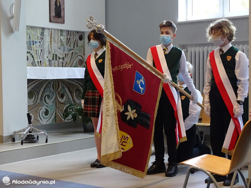 ZSJ - Msza św. inaugurująca Rok Ignacjański w ZSJ oraz przekazanie sztandaru Szkoły Podstawowej Jezuitów