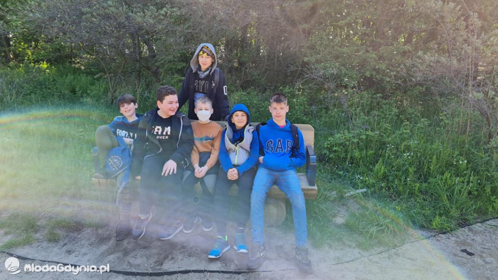 SP 28 - Klasy VId i VIIc wspólnym ogniskiem uczciły powrót do szkoły