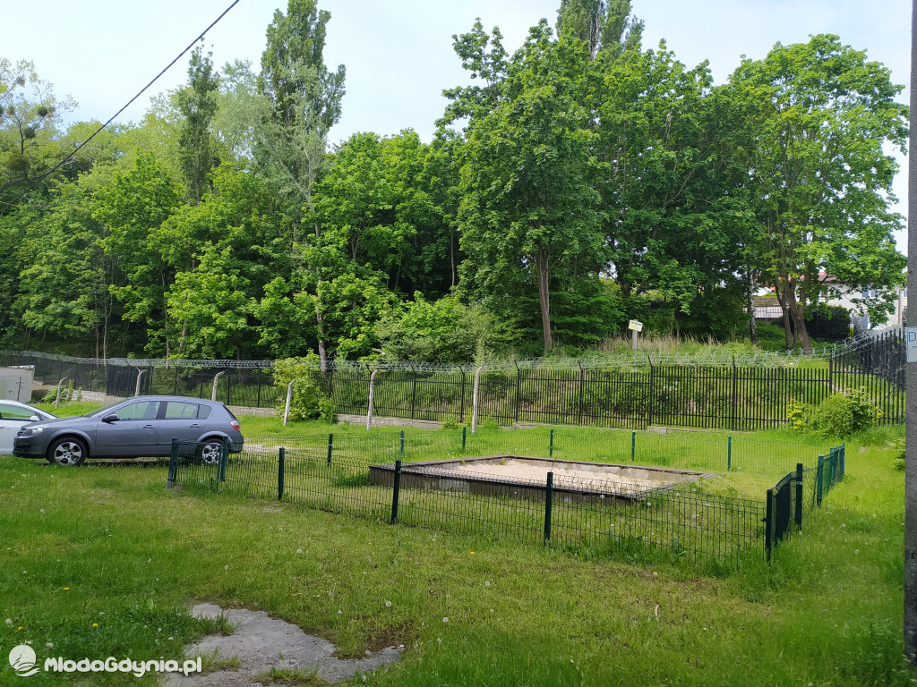 Stworzenie przestrzeni rekreacyjnej dla dzieci przy ul Arciszewskich 23