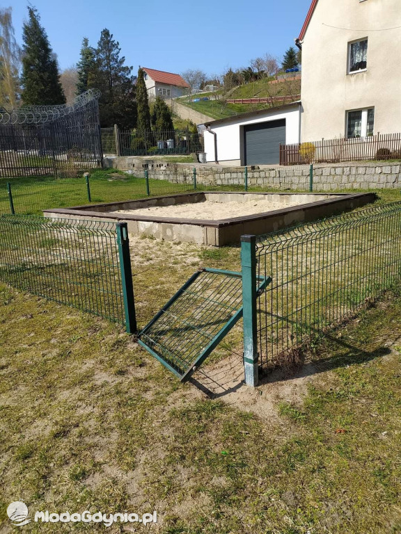 Stworzenie przestrzeni rekreacyjnej dla dzieci przy ul Arciszewskich 23